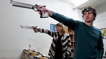 Μητέρα και γιος συμμετέχουν στη σκοποβολή στο Ρίο