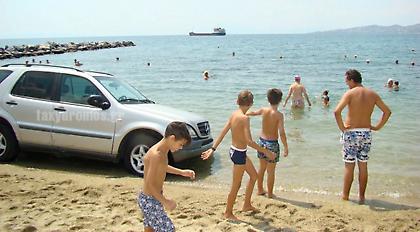 Βόλος: Πάτησε γκάζι αντί για φρένο και βρέθηκε στην αμμουδιά