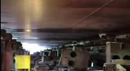 Εικόνα κάτω από το πλοίο τη στιγμή της καθέλκυσής του στη θάλασσα (video)