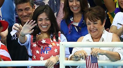 Ο Φελπς έπαιρνε το 19ο χρυσό και ο γιος του… κοιμόταν (pics)