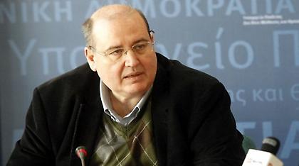 Νίκος Φίλης: Δεν θέλουμε το ιδιωτικό σχολείο να είναι μια επιχείρηση