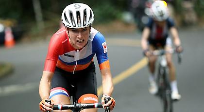 Στην εντατική Ολλανδή ποδηλάτισσα μετά από σοβαρό ατύχημα (video)