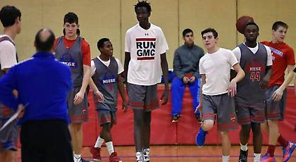 Στα «χνάρια» του Μανούτε Μπολ ο γιος του (video)