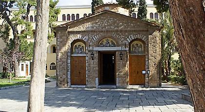 Επίθεση με μολότοφ στη Μονή Πετράκη