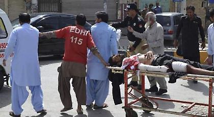 Διπλή ανάληψη ευθύνης για την πολύνεκρη επίθεση στο Πακιστάν -Τη «διεκδικούν» ISIS και Ταλιμπάν