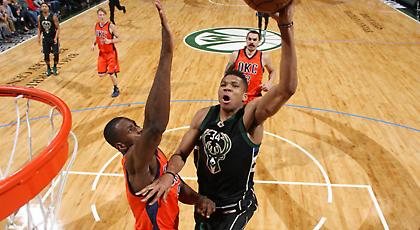 «Κατάληψη» Αντετοκούνμπο στο Top 10 των Μπακς (vid)