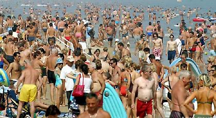 Οι Ιταλοί ζουν ένα φανταστικό καλοκαίρι με πλούσιους τουρίστες