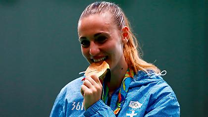 Φωταγωγήθηκε το Πανεπιστήμιο Μακεδονίας για την «χρυσή» Άννα Κορακάκη