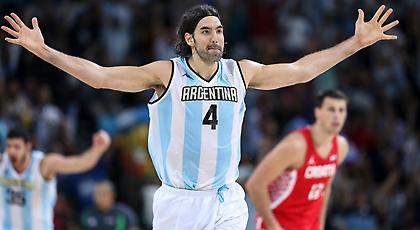 Ζευγάρωσε τις νίκες η Αργεντινή με «υπερηχητικό» Σκόλα