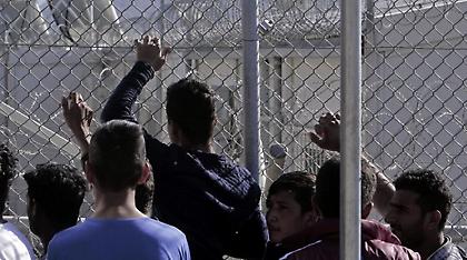 Δημοσκόπηση: Ολο και περισσότεροι Ευρωπαίοι θέλουν καθολικό κλείσιμο των συνόρων για τους πρόσφυγες