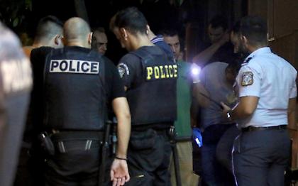 Συνελήφθη ναύτης που τραυμάτισε δύο συναδέλφους του με μαχαίρι