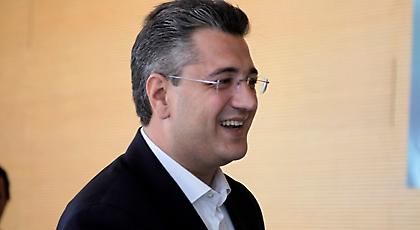 Τζιτζικώστας: «Δεν πρέπει να παρεμβαίνει κανένα κόμμα στη διαδικασία των αδειών»