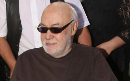 Ο Ανδρέας Μπάρκουλης στην εντατική δίνει μάχη για να κρατηθεί στη ζωή