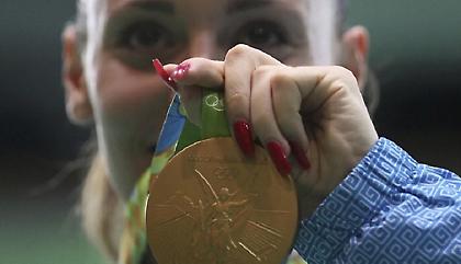 Άννα Κορακάκη: «Δεν μου αγόραζαν ούτε το εθνόσημο»