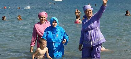 Γαλλία: Σάλος για την απαγόρευση του μπουρκίνι στις Κάννες