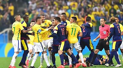 Ομαδικό ντου Κολομβιανών σε Νεϊμάρ (video)