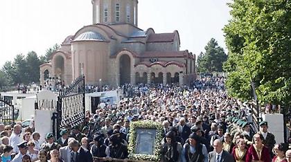 Σε κλιμάκιο του ΣΔΟΕ επιτέθηκαν μικροπωλητές στην Παναγία Σουμελά!
