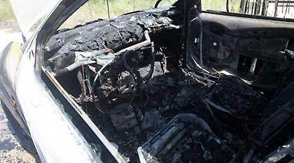 Στάχτη έγινε αυτοκίνητο στο Ηράκλειο τα ξημερώματα