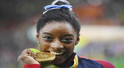 Ο λόγος που οι Ολυμπιονίκες δαγκώνουν τα μετάλλιά τους