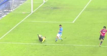 Απίστευτη γκάφα από τερματοφύλακα στην Κίνα (video)