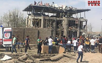 Σφοδρή έκρηξη ισοπέδωσε κτίρια και άφησε 3 νεκρούς στην Τουρκία