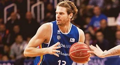 Η άφιξη Μπόγρη στην Κανάριας (pic)