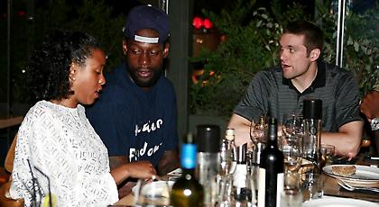 Παντρεύτηκε και ήρθε Ελλάδα ο Γκιστ (pics)