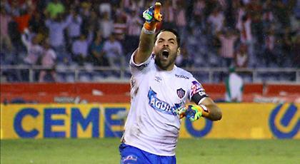 Πρώην τερματοφύλακας της Λάρισας, σκοράρει με απίστευτο φάουλ (video)