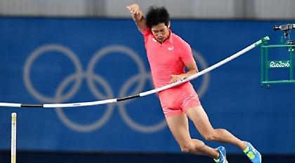 Έξαλλος o επικοντιστής: «Δεν έριξα τον πήχη με τα γεννητικά μου όργανα»