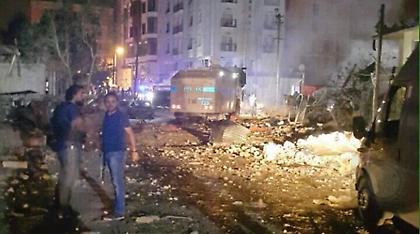 Τουρκία: Τρεις νεκροί και 40 τραυματίες σε έκρηξη παγιδευμένου αυτοκινήτου