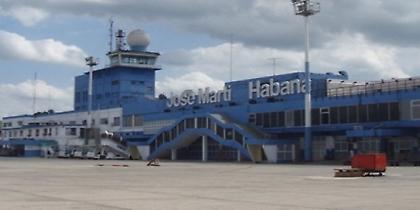 Ολα τα κάστρα πέφτουν. Κι ο Ραούλ (Κάστρο) δίνει σε Γάλλους το αεροδρόμιο της Αβάνας