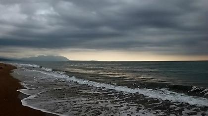 Αλλάζει ο καιρός, έρχονται νεφώσεις και βροχές