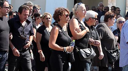 Ανείπωτος θρήνος στην κηδεία της 5χρονης που σκοτώθηκε στην Αίγινα