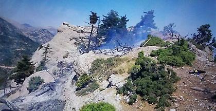 Σε εξέλιξη πυρκαγιά στο Μέγα Σπήλαιο Καλαβρύτων