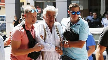 Οργή για τον 77χρονο που θέλει να ρίξει την ευθύνη στο τουριστικό σκάφος