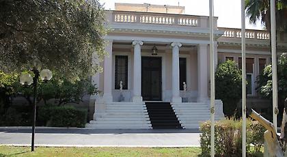 Η κυβέρνηση επιτίθεται με non paper σε δημοσιογράφους, ΜΜΕ και κόμματα για την Αίγινα