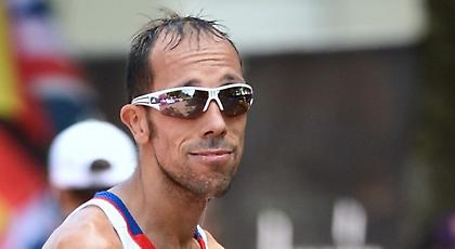 ΑΠΙΣΤΕΥΤΟ: Δρομέας… τα έκανε πάνω του την ώρα του αγώνα! (pics)