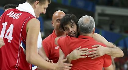 Γιόρτασε την πρόκριση στον τελικό με φοβερό χορευτικό (video)