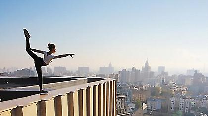 Η Ρωσίδα που «σκαρφαλώνει» σε ουρανοξύστες για να φωτογραφηθεί