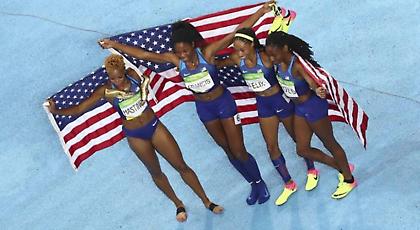 Οι κυρίες και η «μεγάλη κυρία»