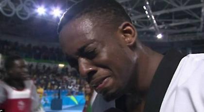 «Ασημένιος» Ολυμπιονίκης ξέσπασε σε κλάματα γιατί έχασε το χρυσό! (video)