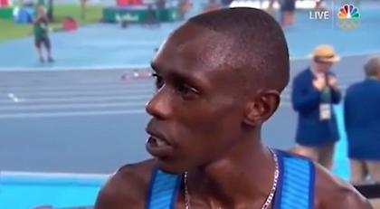 Το σοκ αθλητή που μαθαίνει ότι ακυρώθηκε και χάνει το μετάλλιό του (video)