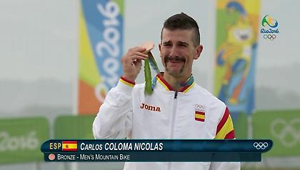 Πανηγύρισε για το μετάλλιο πιάνοντας τα γεννητικά του όργανα (video)