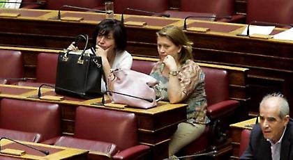 Βουλευτής του ΣΥΡΙΖΑ καταγγέλλει: Πατέρας και κόρη πήραν έργο σίτισης μεταναστών ύψους 750.000 ευρώ