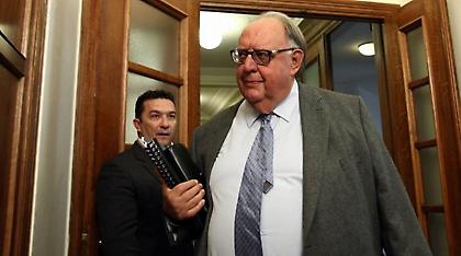 Ο Πάγκαλος βρήκε την ταβέρνα «μαζί τα φάγαμε» και τρολάρει στο twitter