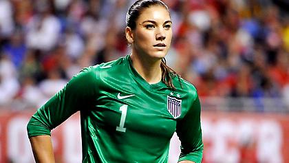 Τιμωρία 6 μηνών στην Χόουπ Σόλο για το «δειλές Σουηδέζες»