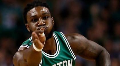 Η αποστομωτική απάντηση του Κράουντερ στον Φιλ Τζάκσον! (pic)