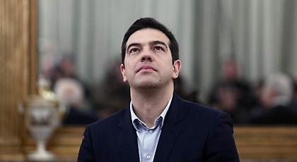 Ευθεία και επιθετική παρέμβαση Τσίπρα στο διαγωνισμό για τις άδειες, στο παρά πέντε