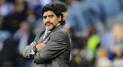 Έκανε πλαστική ο Μαραντόνα! (pics)