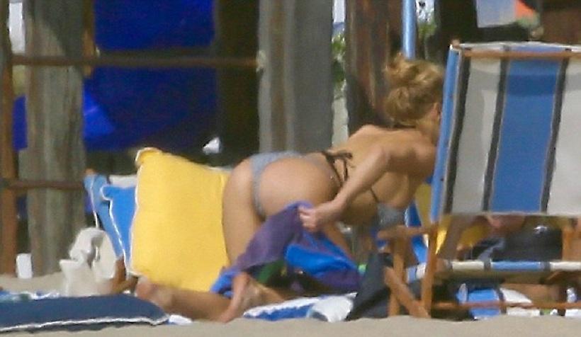 Η Σάρλοτ ΜακΚίνεϊ τρέλανε τη Σάντα Μόνικα (pics)